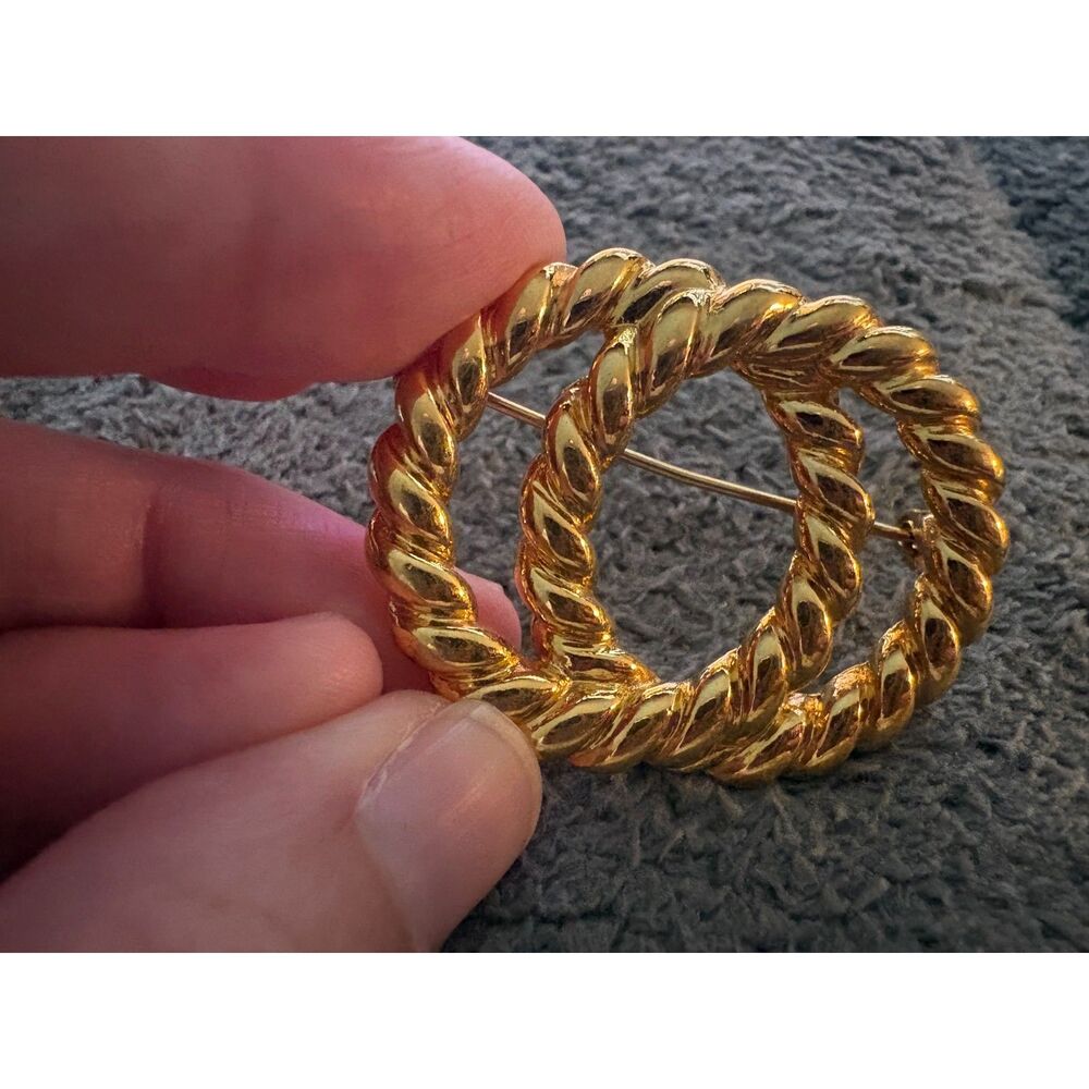 STUNNING VINTAGE ESTATE SIGNED NAPIER GOLD TONE RING 1 5/8" BROOCH!